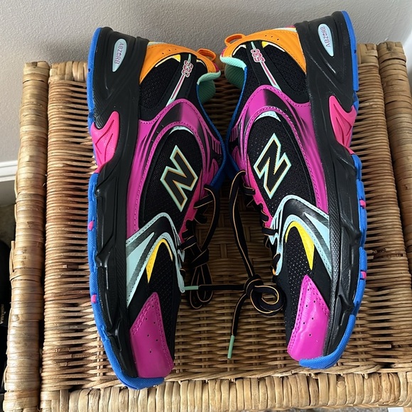New Balance 530 Sneaker Neon Lights Size 9 Men’s or 10.5 Women’s NEW - Picture 6 of 13